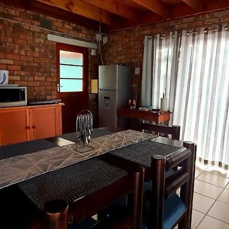 Cozy Cottage +/- 500M From The Beach كيب تاون المظهر الخارجي الصورة